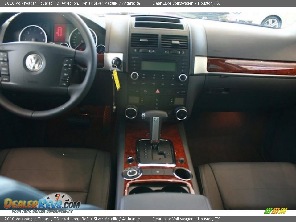 2010 Volkswagen Touareg TDI 4XMotion Reflex Silver Metallic / Anthracite Photo #6