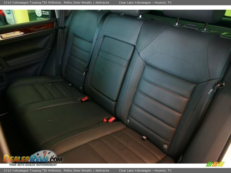 2010 Volkswagen Touareg TDI 4XMotion Reflex Silver Metallic / Anthracite Photo #16