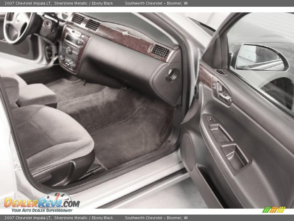 2007 Chevrolet Impala LT Silverstone Metallic / Ebony Black Photo #4