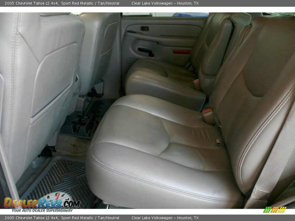 2005 Chevrolet Tahoe LS 4x4 Sport Red Metallic / Tan/Neutral Photo #20