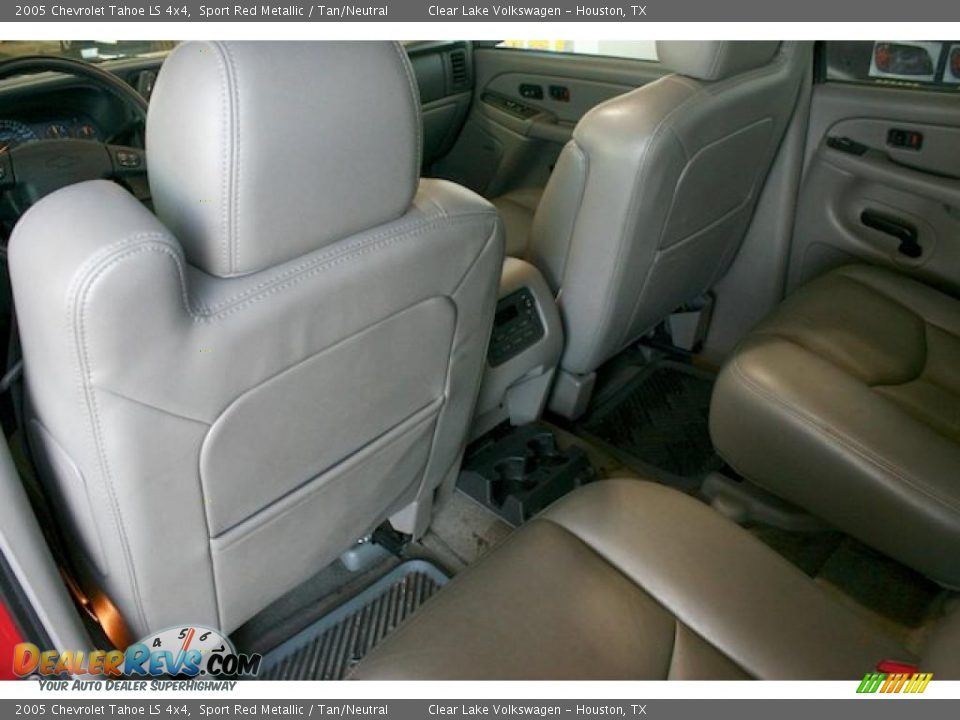 2005 Chevrolet Tahoe LS 4x4 Sport Red Metallic / Tan/Neutral Photo #21