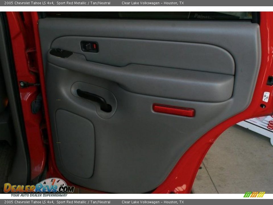 2005 Chevrolet Tahoe LS 4x4 Sport Red Metallic / Tan/Neutral Photo #26
