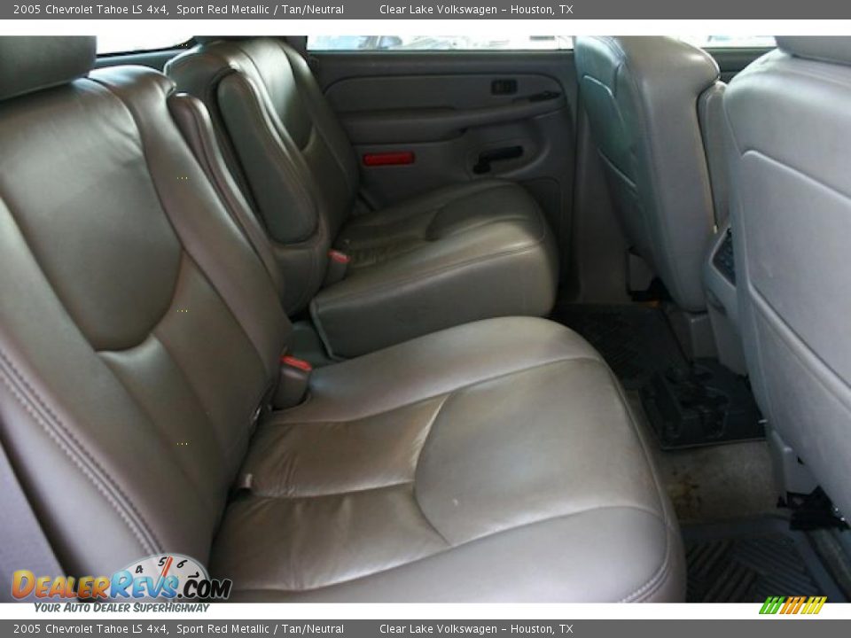 2005 Chevrolet Tahoe LS 4x4 Sport Red Metallic / Tan/Neutral Photo #27