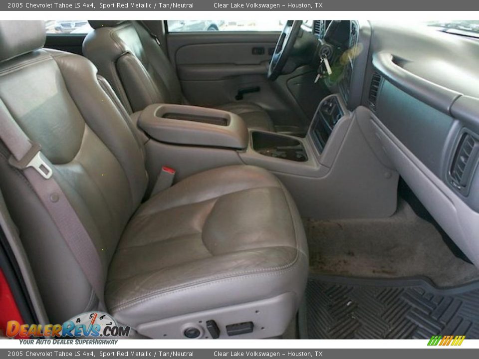 2005 Chevrolet Tahoe LS 4x4 Sport Red Metallic / Tan/Neutral Photo #31