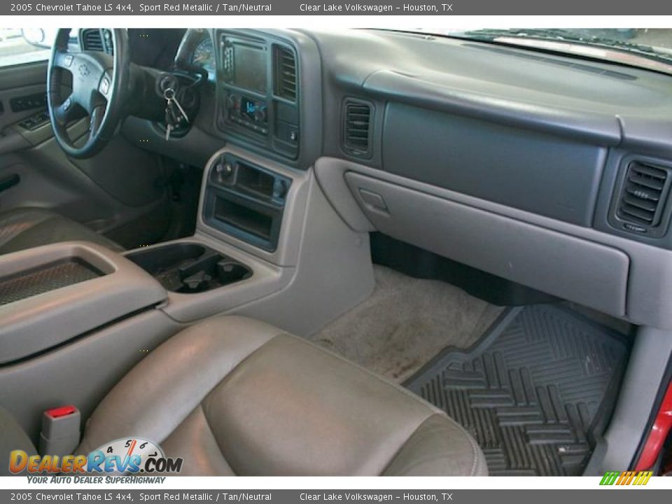 2005 Chevrolet Tahoe LS 4x4 Sport Red Metallic / Tan/Neutral Photo #32