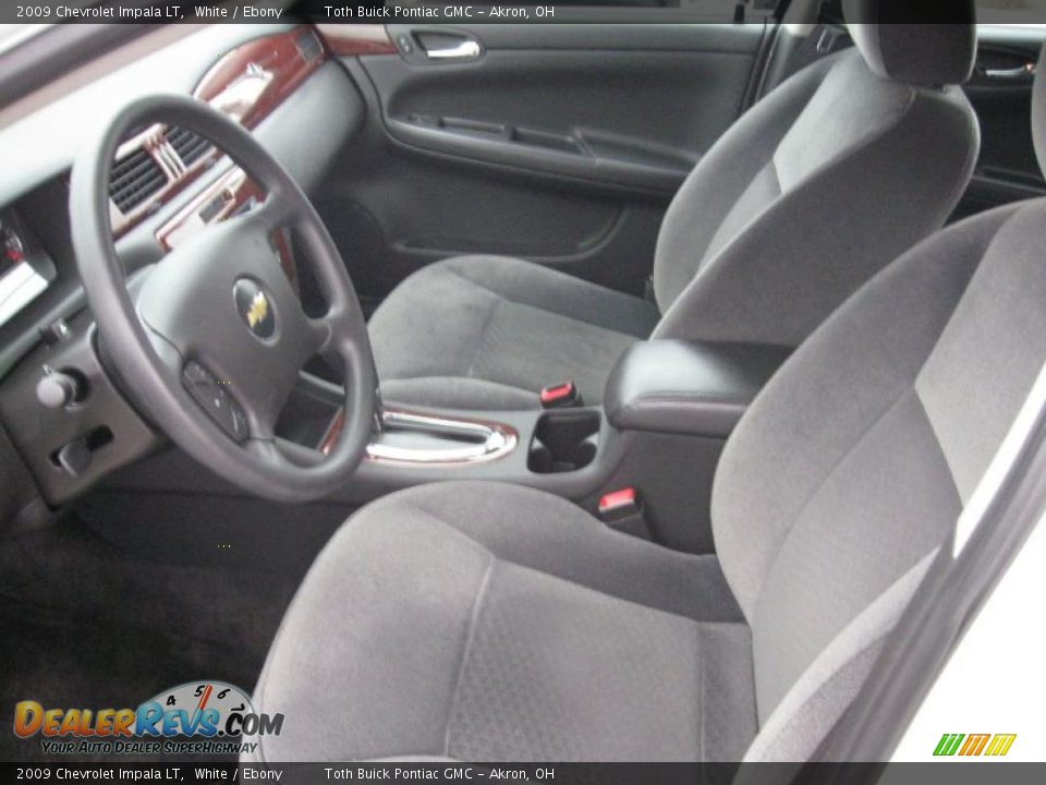 2009 Chevrolet Impala LT White / Ebony Photo #7
