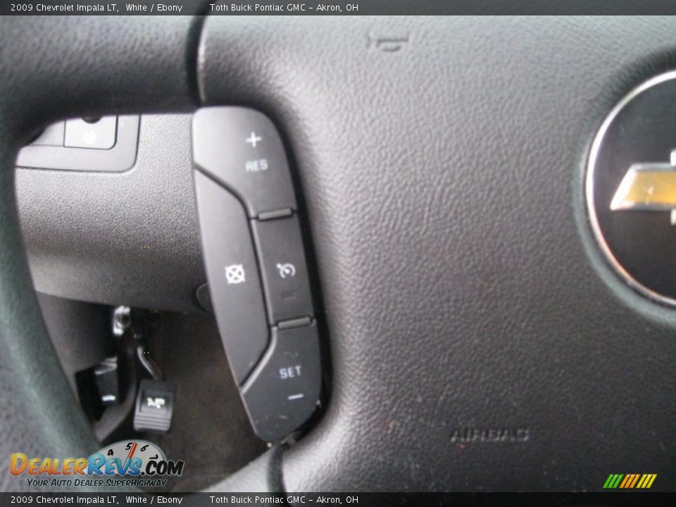 2009 Chevrolet Impala LT White / Ebony Photo #11