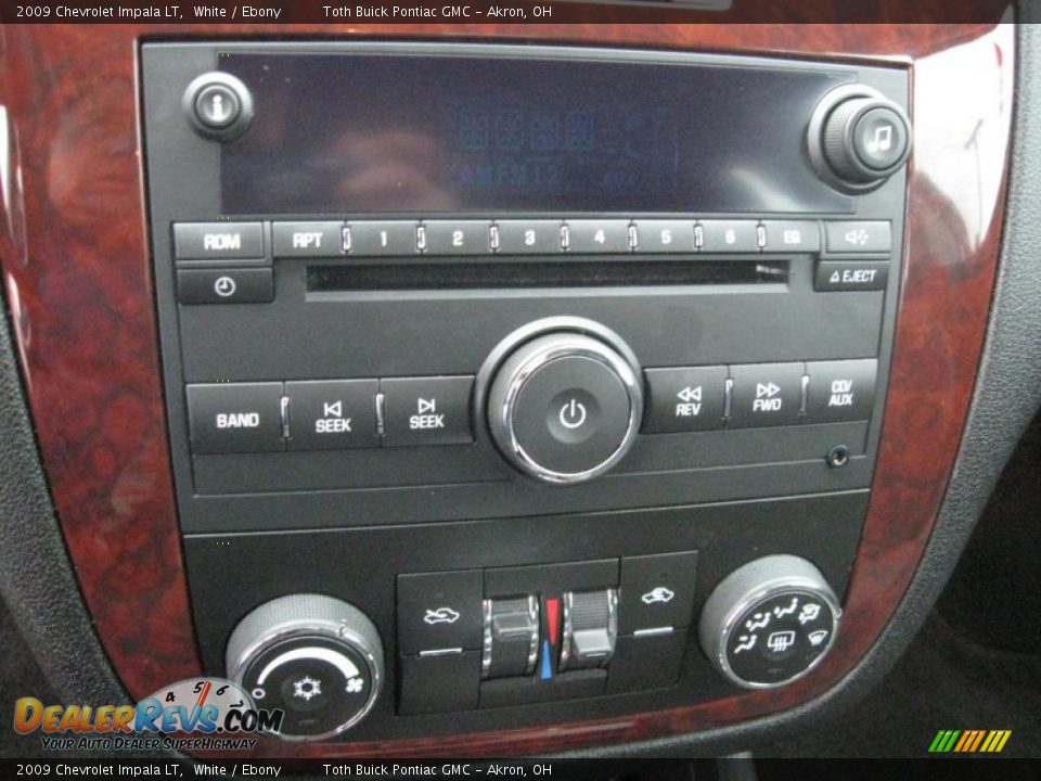 2009 Chevrolet Impala LT White / Ebony Photo #12