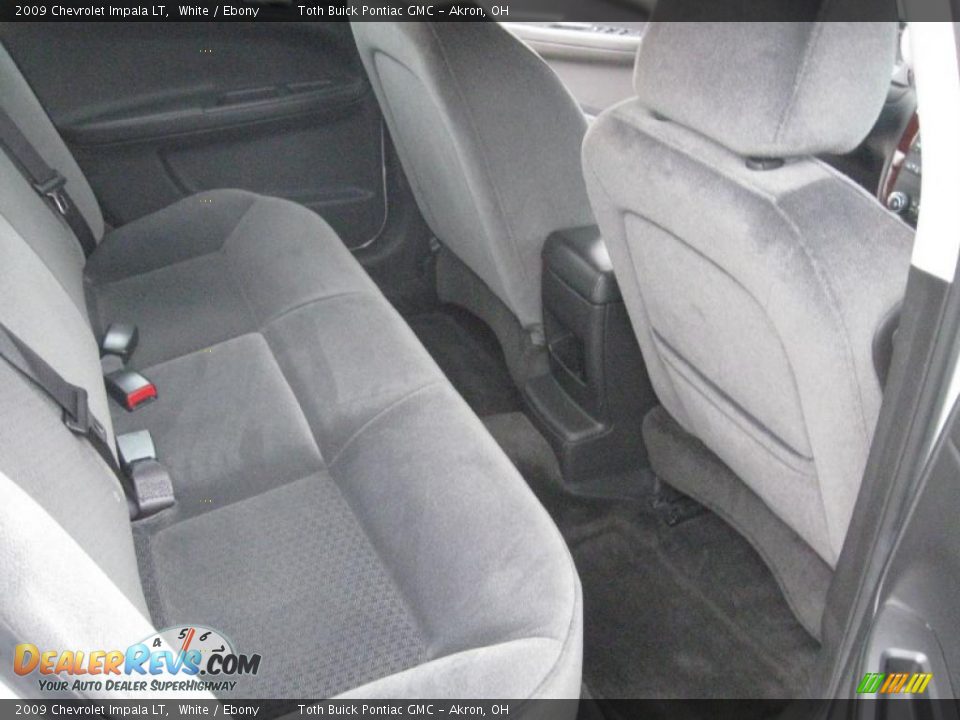 2009 Chevrolet Impala LT White / Ebony Photo #15