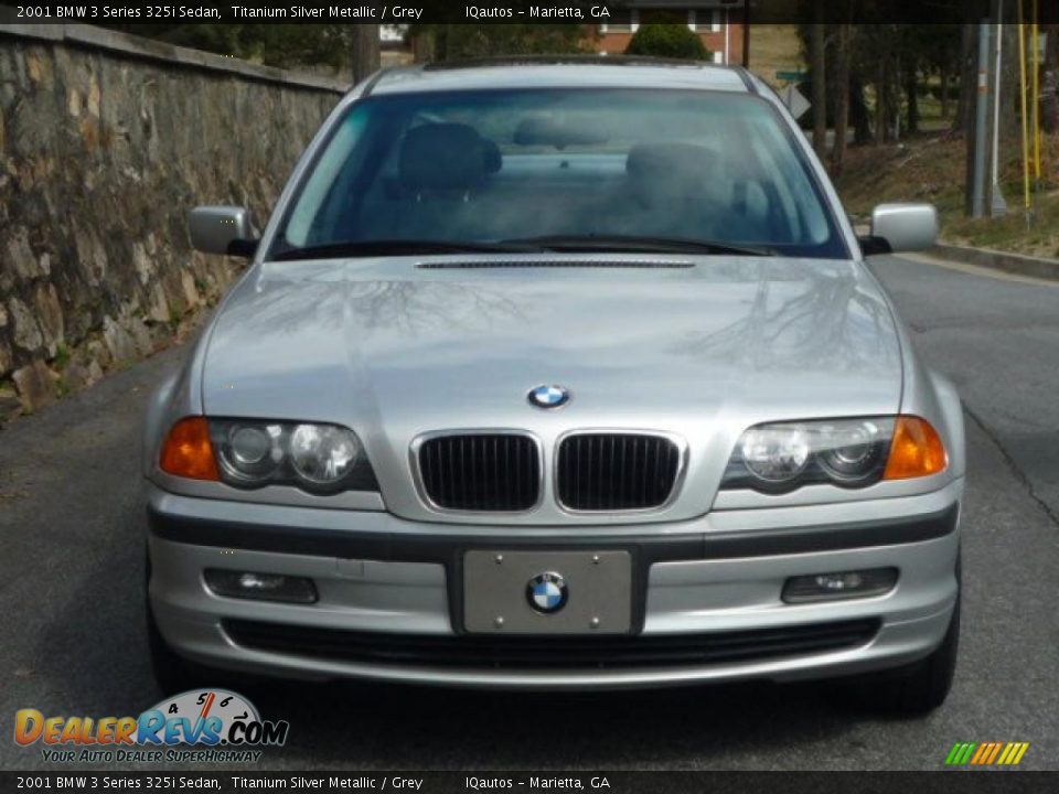 2001 BMW 3 Series 325i Sedan Titanium Silver Metallic / Grey Photo #6