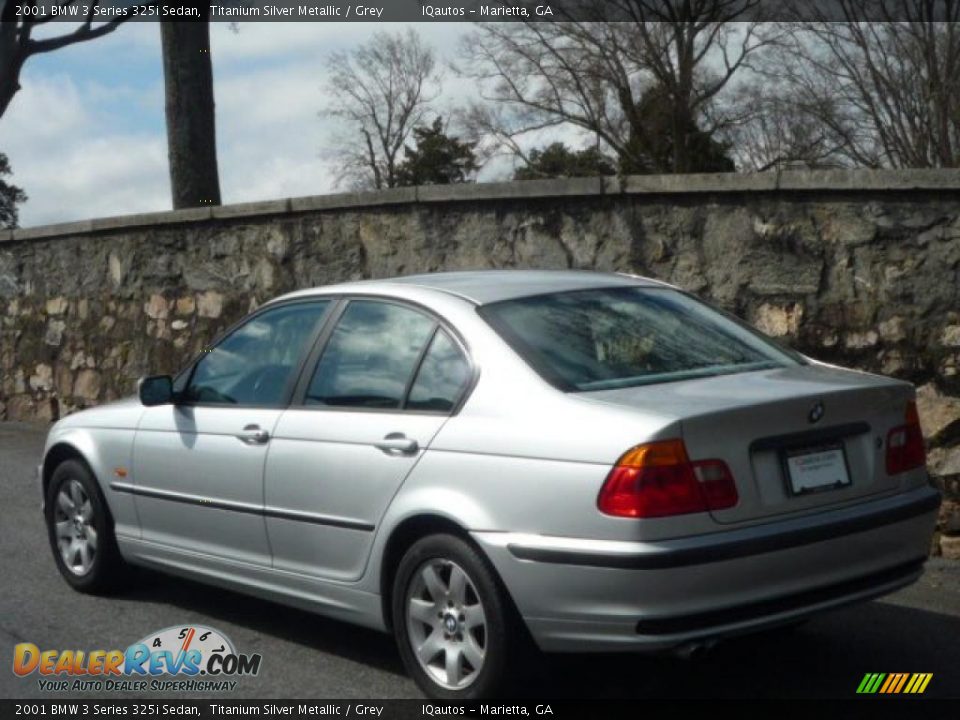 2001 BMW 3 Series 325i Sedan Titanium Silver Metallic / Grey Photo #10