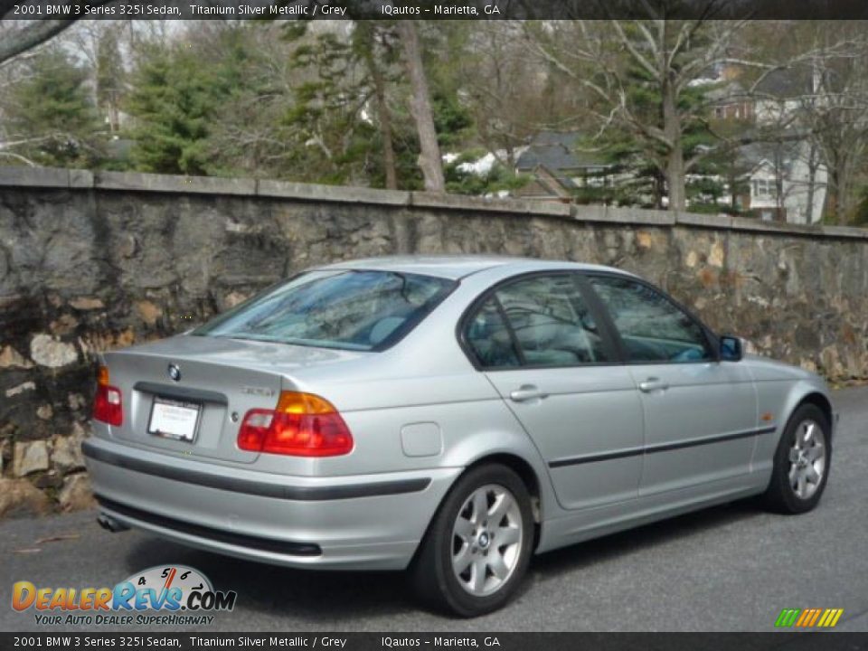 2001 BMW 3 Series 325i Sedan Titanium Silver Metallic / Grey Photo #11