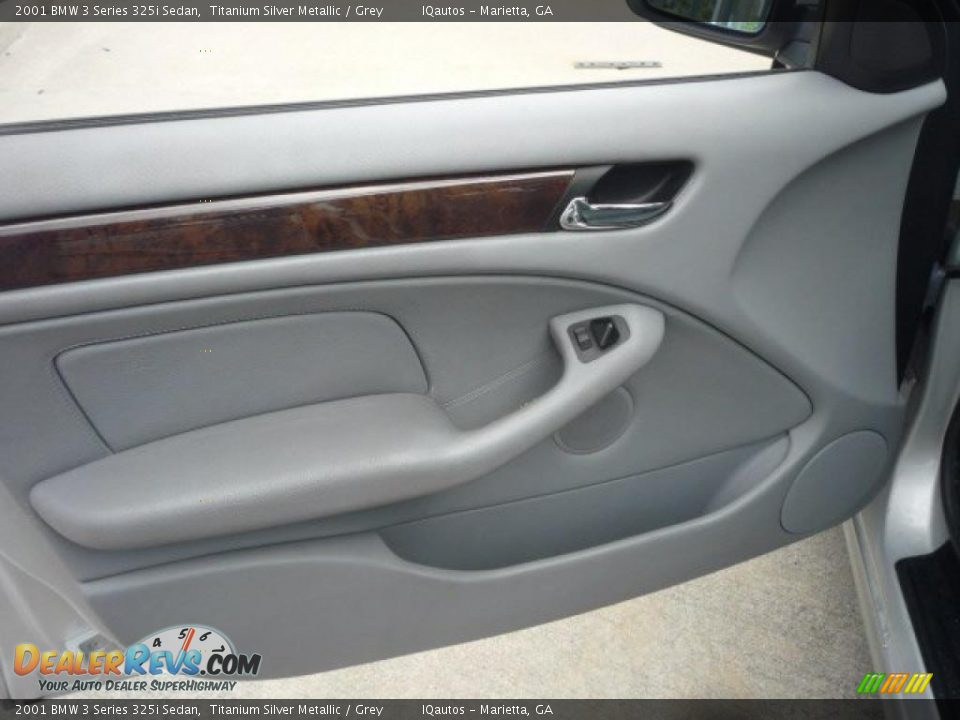 2001 BMW 3 Series 325i Sedan Titanium Silver Metallic / Grey Photo #17