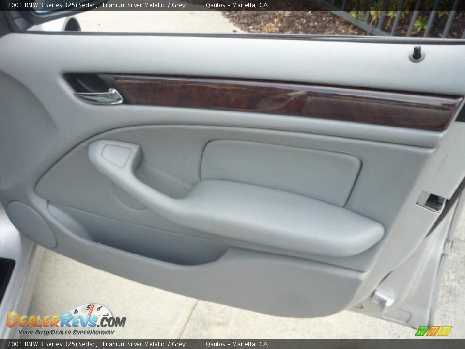 2001 BMW 3 Series 325i Sedan Titanium Silver Metallic / Grey Photo #19