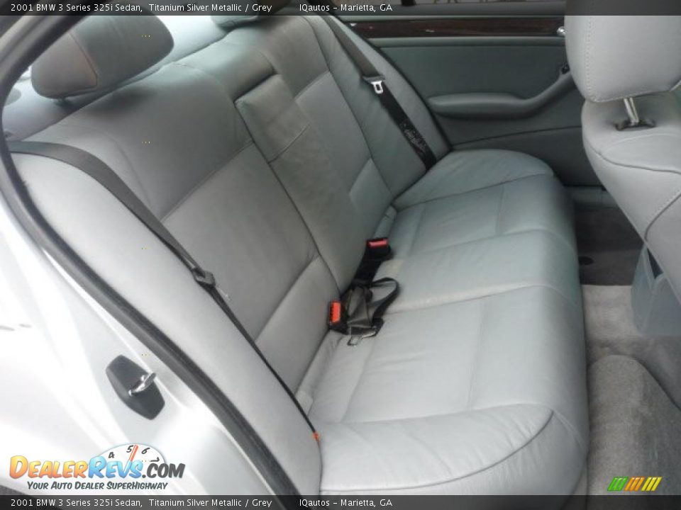 2001 BMW 3 Series 325i Sedan Titanium Silver Metallic / Grey Photo #20
