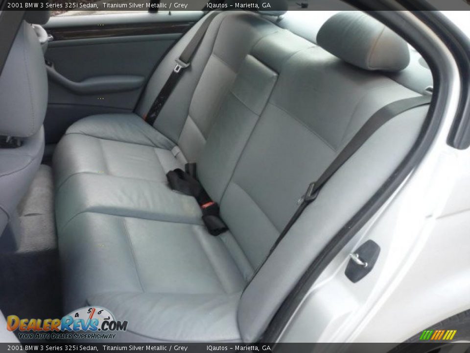 2001 BMW 3 Series 325i Sedan Titanium Silver Metallic / Grey Photo #22