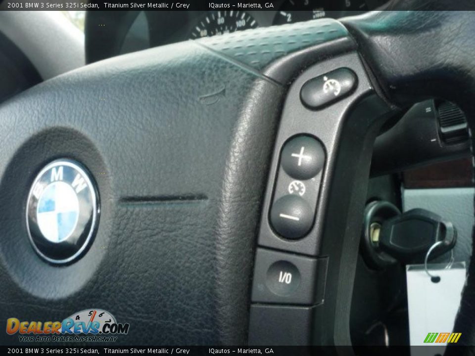 2001 BMW 3 Series 325i Sedan Titanium Silver Metallic / Grey Photo #26