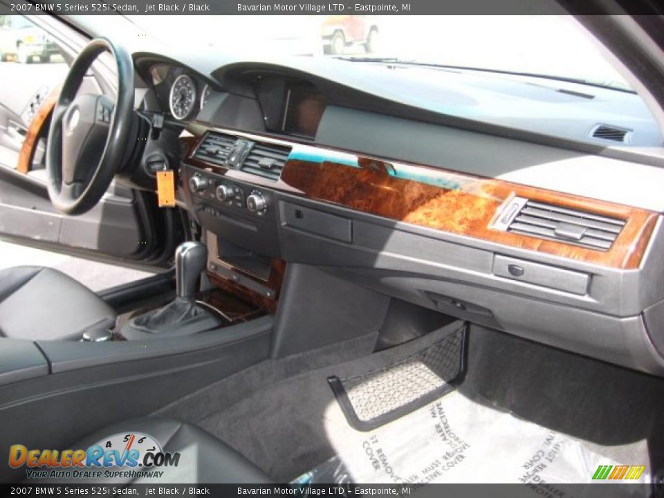 2007 BMW 5 Series 525i Sedan Jet Black / Black Photo #16