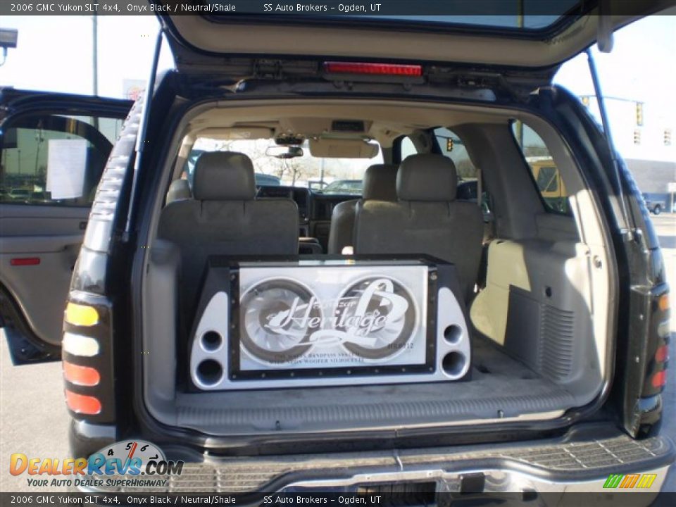 2006 GMC Yukon SLT 4x4 Onyx Black / Neutral/Shale Photo #6