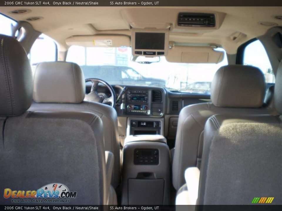 2006 GMC Yukon SLT 4x4 Onyx Black / Neutral/Shale Photo #9