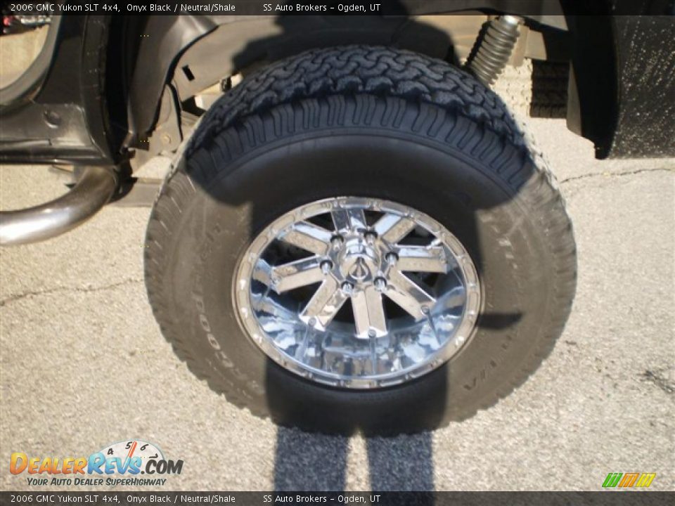 2006 GMC Yukon SLT 4x4 Onyx Black / Neutral/Shale Photo #11