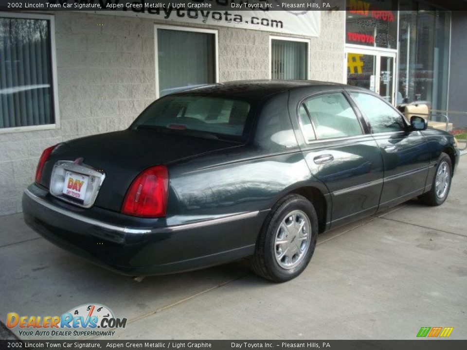 2002 Lincoln Town Car Signature Aspen Green Metallic / Light Graphite Photo #2