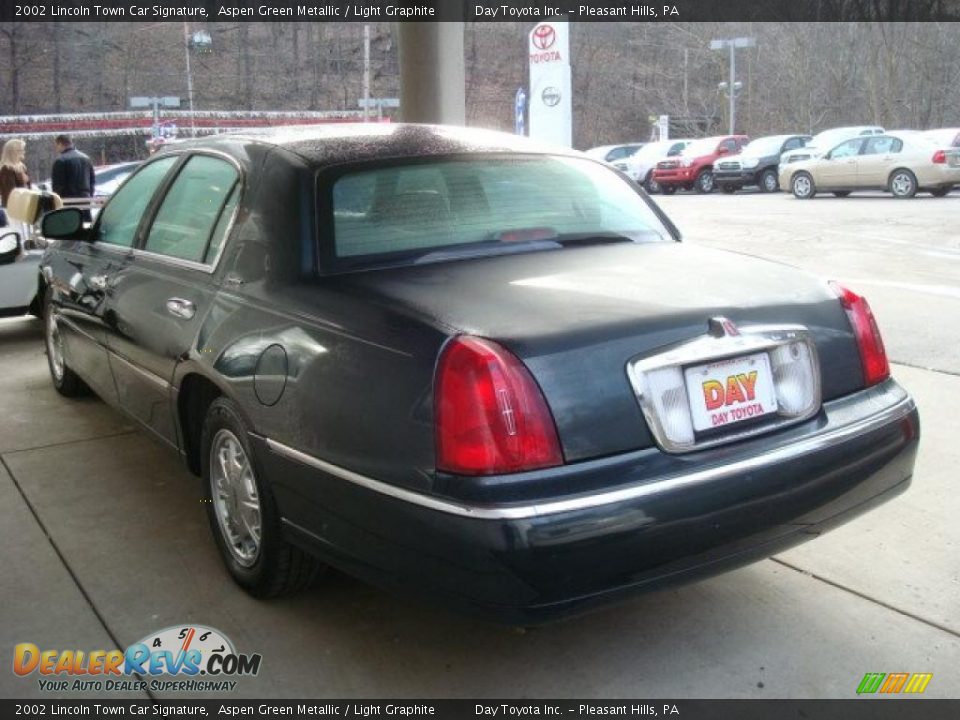 2002 Lincoln Town Car Signature Aspen Green Metallic / Light Graphite Photo #4