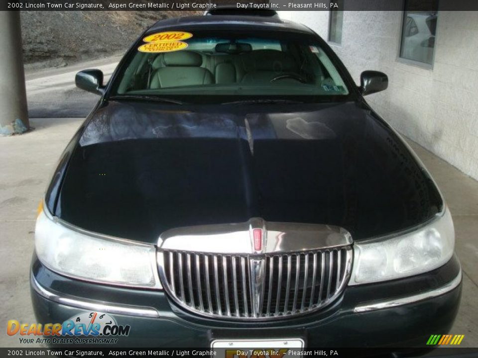 2002 Lincoln Town Car Signature Aspen Green Metallic / Light Graphite Photo #6