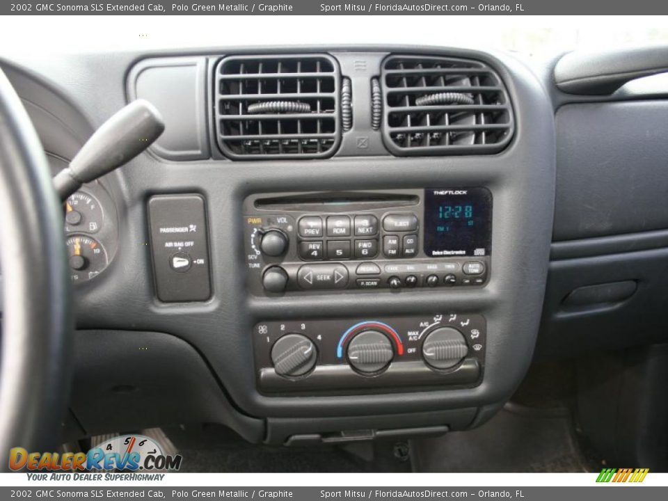 2002 GMC Sonoma SLS Extended Cab Polo Green Metallic / Graphite Photo #15