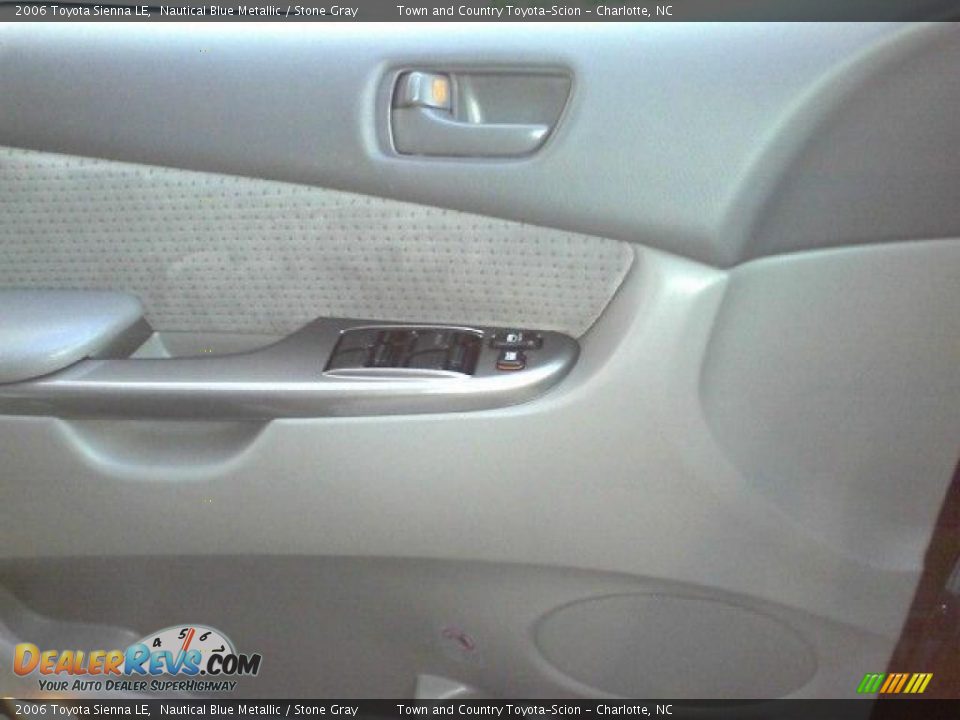 2006 Toyota Sienna LE Nautical Blue Metallic / Stone Gray Photo #12