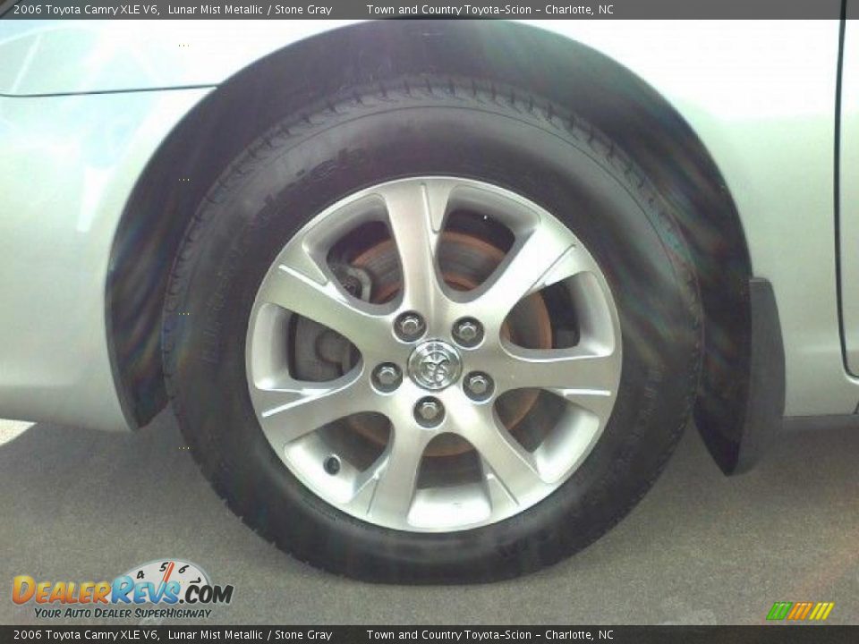 2006 Toyota Camry XLE V6 Lunar Mist Metallic / Stone Gray Photo #3