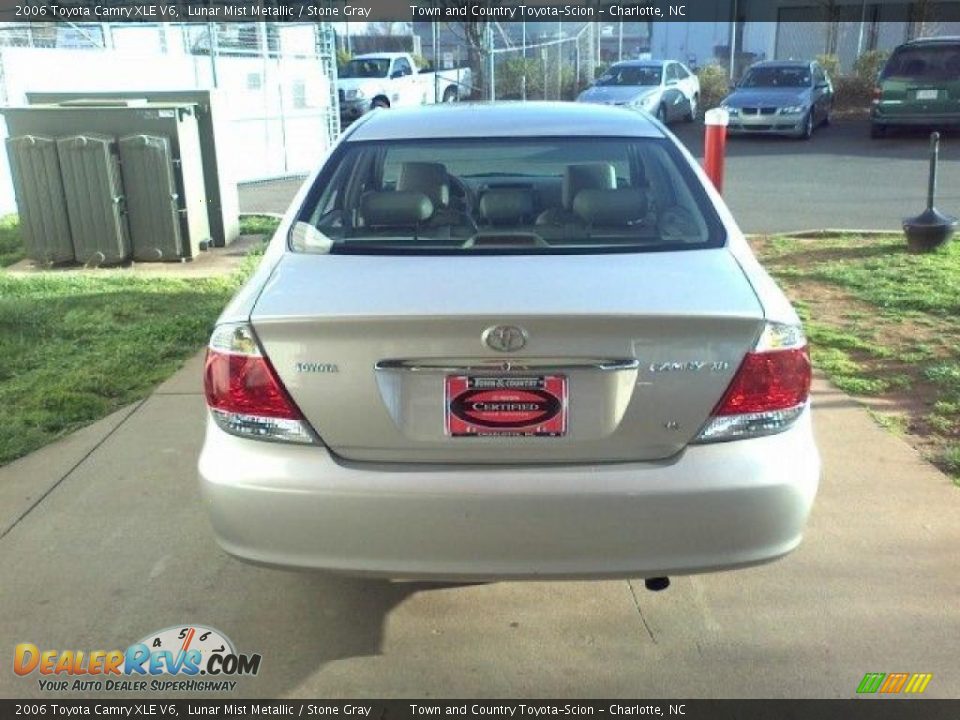 2006 Toyota Camry XLE V6 Lunar Mist Metallic / Stone Gray Photo #4