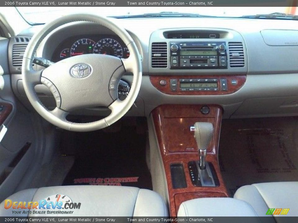 2006 Toyota Camry XLE V6 Lunar Mist Metallic / Stone Gray Photo #5