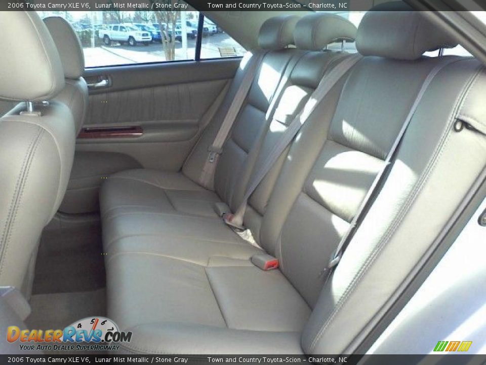 2006 Toyota Camry XLE V6 Lunar Mist Metallic / Stone Gray Photo #7