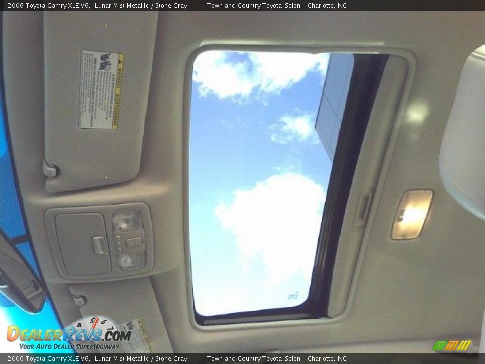 2006 Toyota Camry XLE V6 Lunar Mist Metallic / Stone Gray Photo #14