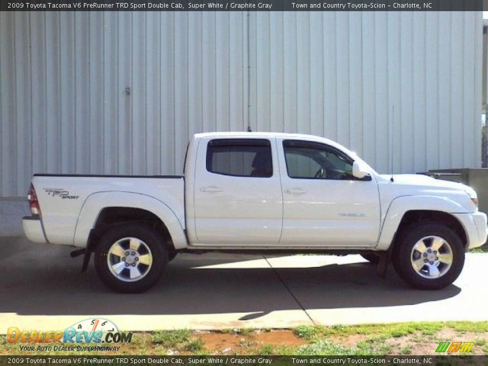 2009 Toyota Tacoma V6 PreRunner TRD Sport Double Cab Super White / Graphite Gray Photo #17