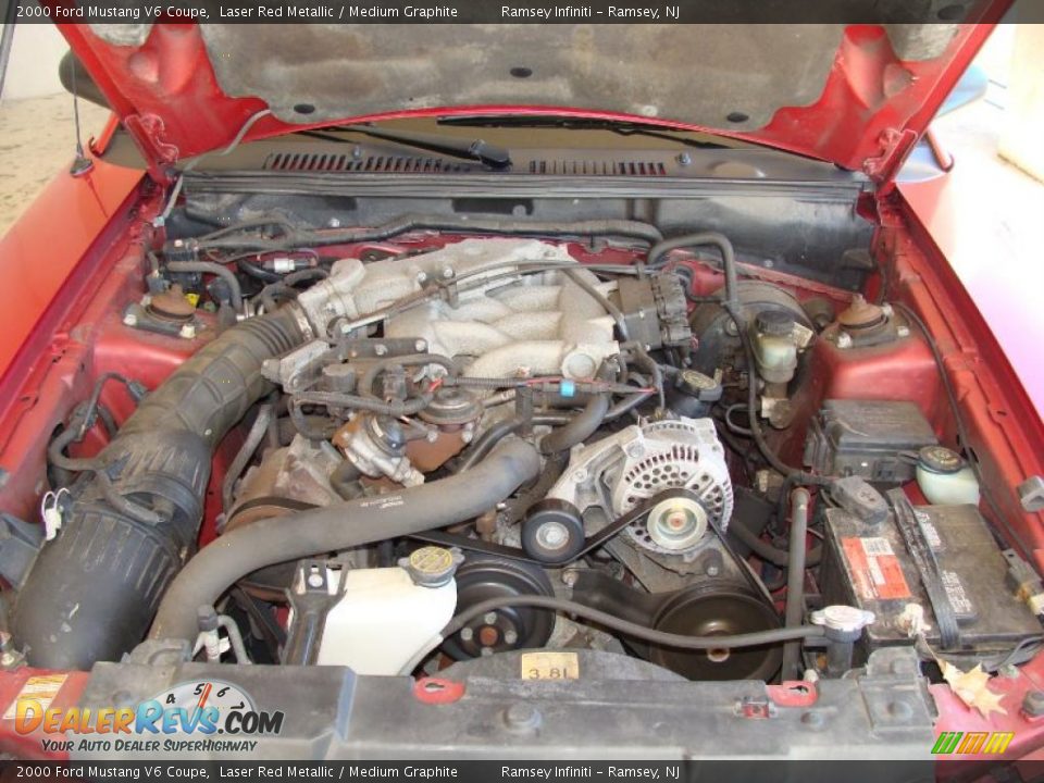2000 Ford Mustang V6 Coupe Laser Red Metallic / Medium Graphite Photo #14