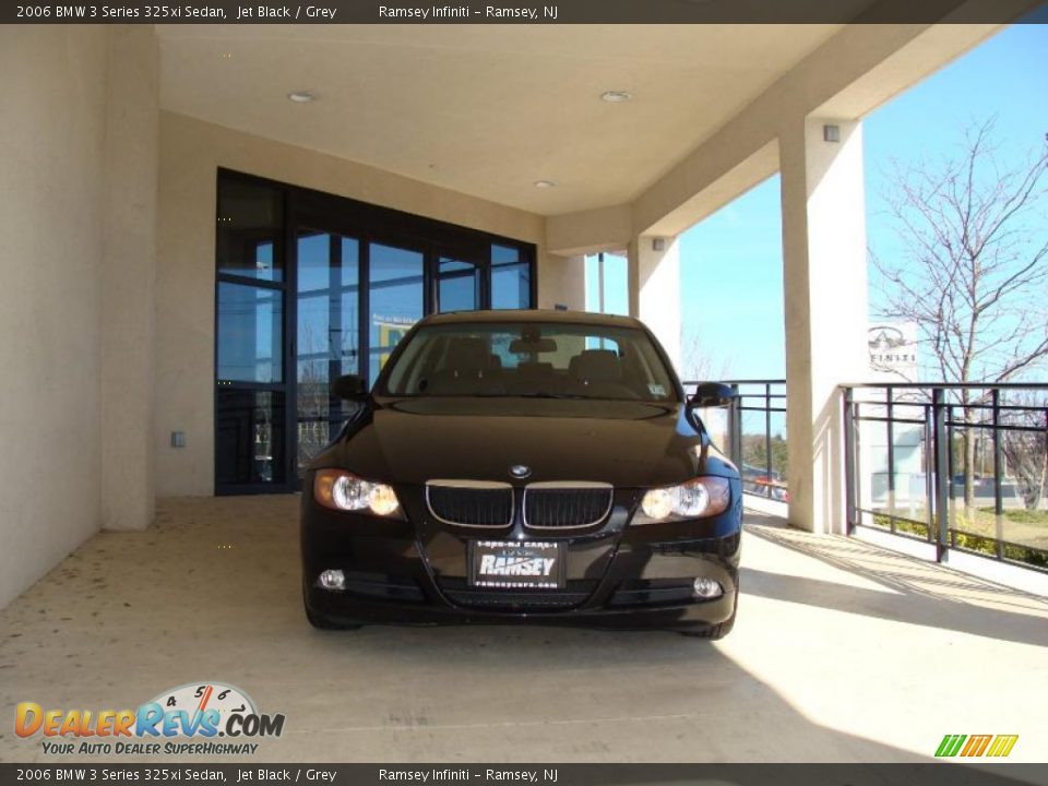 2006 BMW 3 Series 325xi Sedan Jet Black / Grey Photo #2