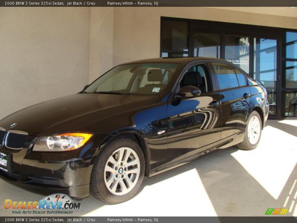 2006 BMW 3 Series 325xi Sedan Jet Black / Grey Photo #3