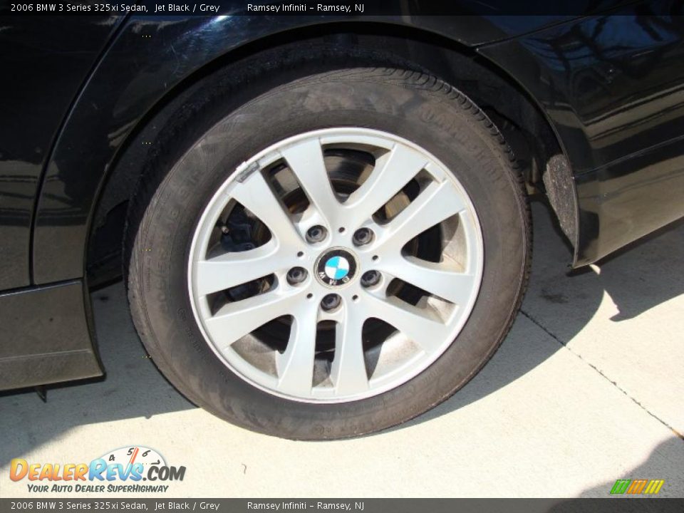 2006 BMW 3 Series 325xi Sedan Jet Black / Grey Photo #4