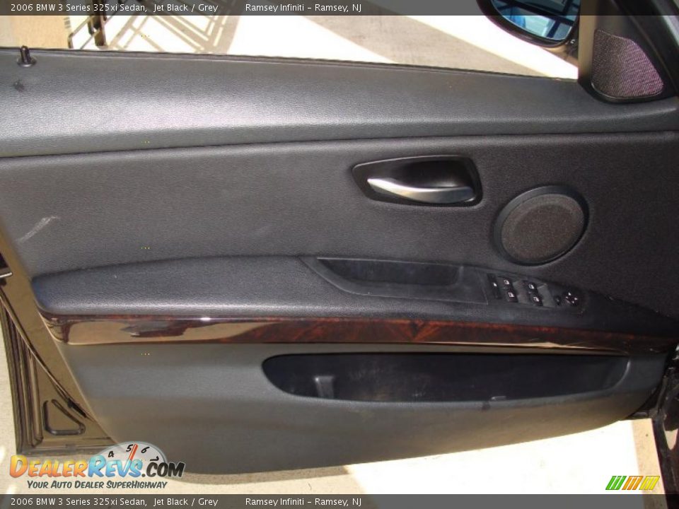 2006 BMW 3 Series 325xi Sedan Jet Black / Grey Photo #9