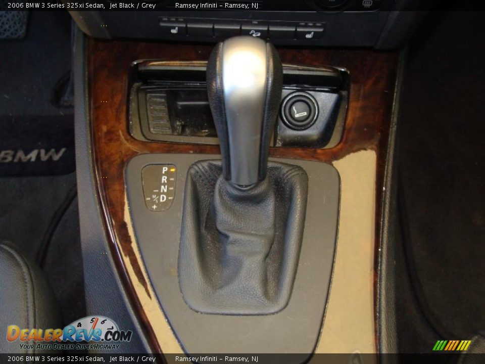2006 BMW 3 Series 325xi Sedan Jet Black / Grey Photo #13
