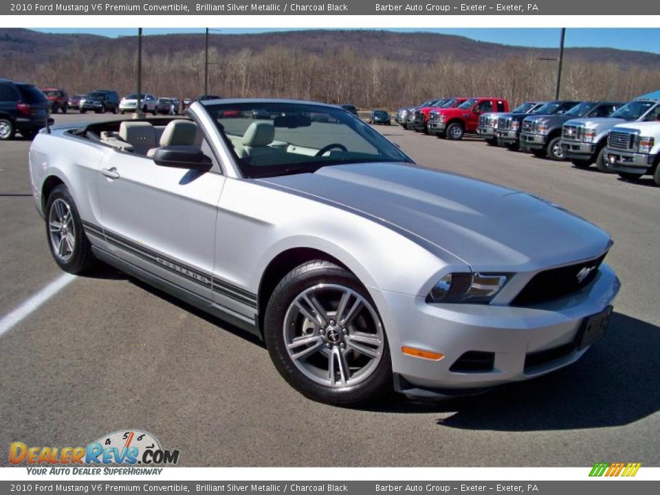 2010 Ford Mustang V6 Premium Convertible Brilliant Silver Metallic / Charcoal Black Photo #3