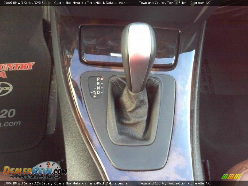 2006 BMW 3 Series 325i Sedan Quartz Blue Metallic / Terra/Black Dakota Leather Photo #10