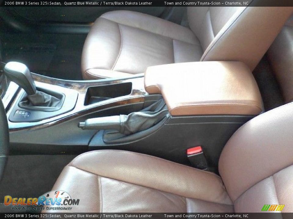2006 BMW 3 Series 325i Sedan Quartz Blue Metallic / Terra/Black Dakota Leather Photo #13