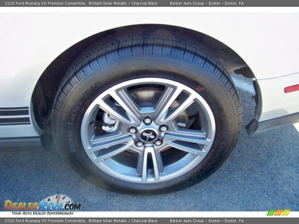 2010 Ford Mustang V6 Premium Convertible Brilliant Silver Metallic / Charcoal Black Photo #9