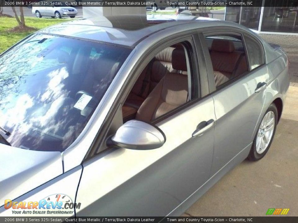 2006 BMW 3 Series 325i Sedan Quartz Blue Metallic / Terra/Black Dakota Leather Photo #20