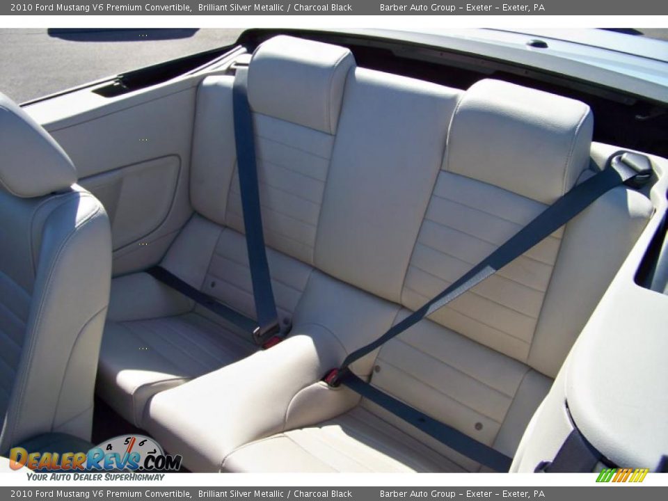 2010 Ford Mustang V6 Premium Convertible Brilliant Silver Metallic / Charcoal Black Photo #14