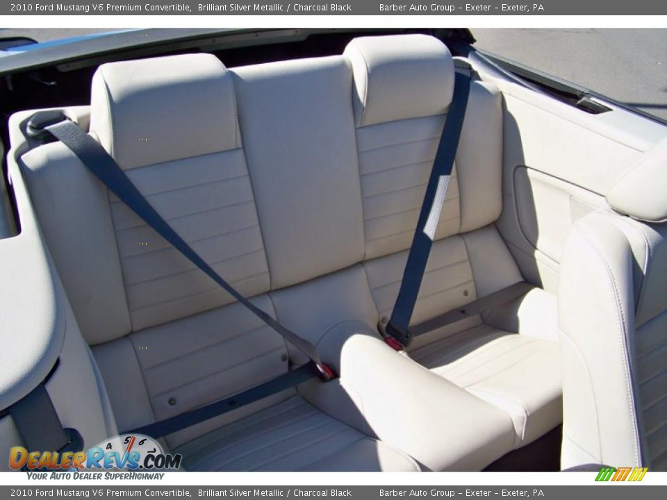 2010 Ford Mustang V6 Premium Convertible Brilliant Silver Metallic / Charcoal Black Photo #18