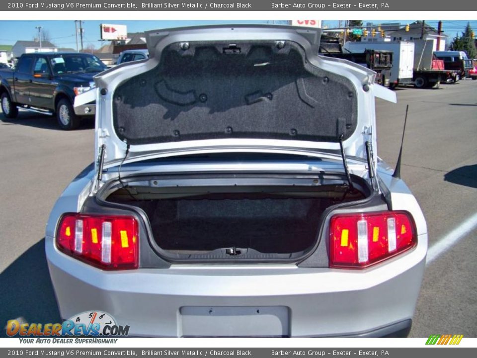 2010 Ford Mustang V6 Premium Convertible Brilliant Silver Metallic / Charcoal Black Photo #19